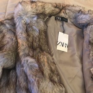 NEW!!! Zara Faux Fur Aruba Jacket. Size US (L)